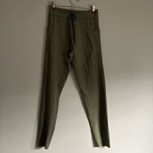OFFLINE by Aerie, leggings, size large, with pockets, tie at waist